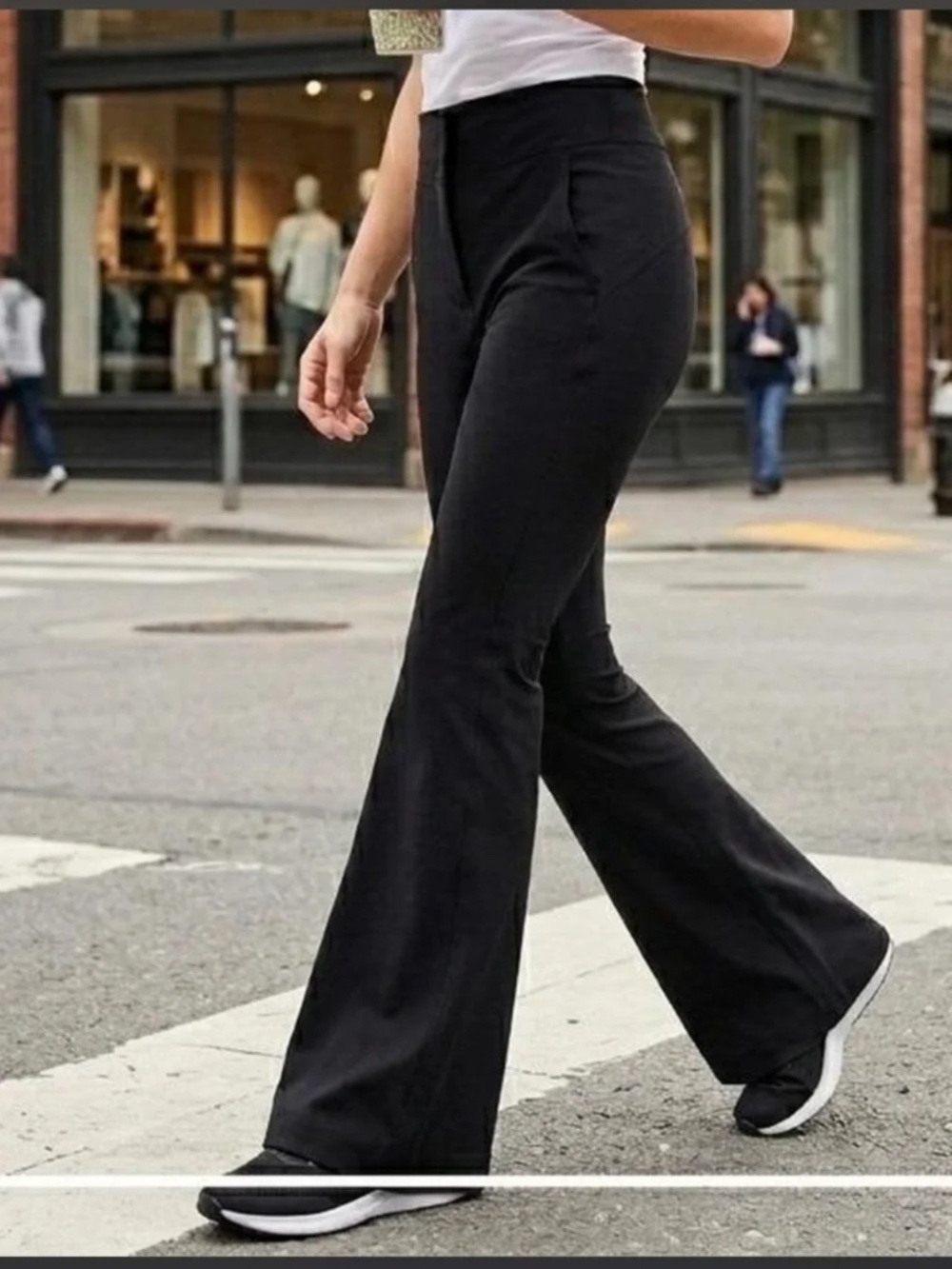 Athleta Stellar Flare Trouser Pants in Black Size 16 NWT